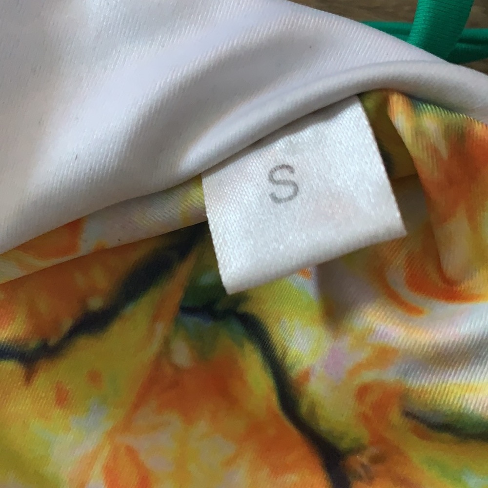 Reversible bikini🍍🍊 - Picture 3 of 7